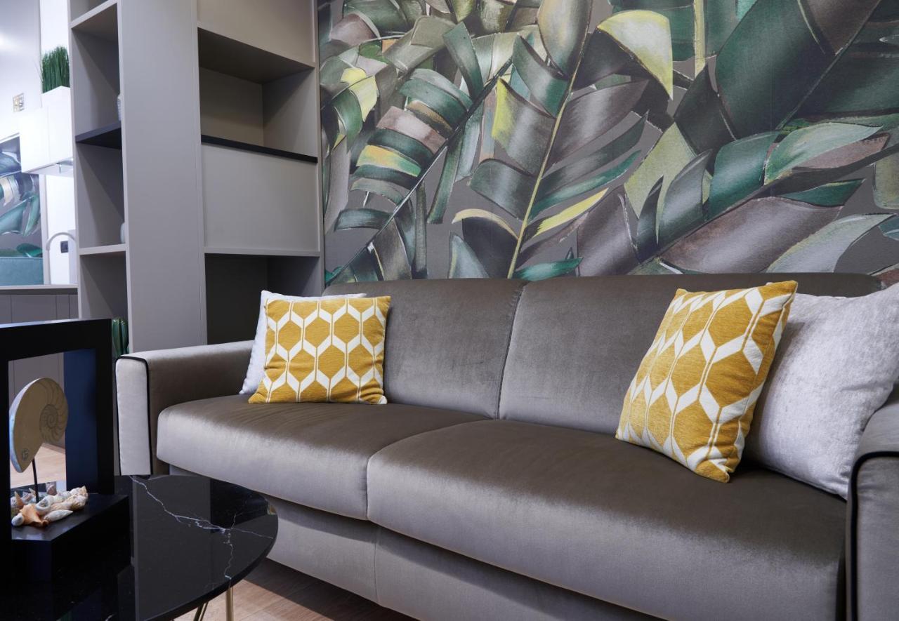 The One Napoli Luxury Apartment מראה חיצוני תמונה