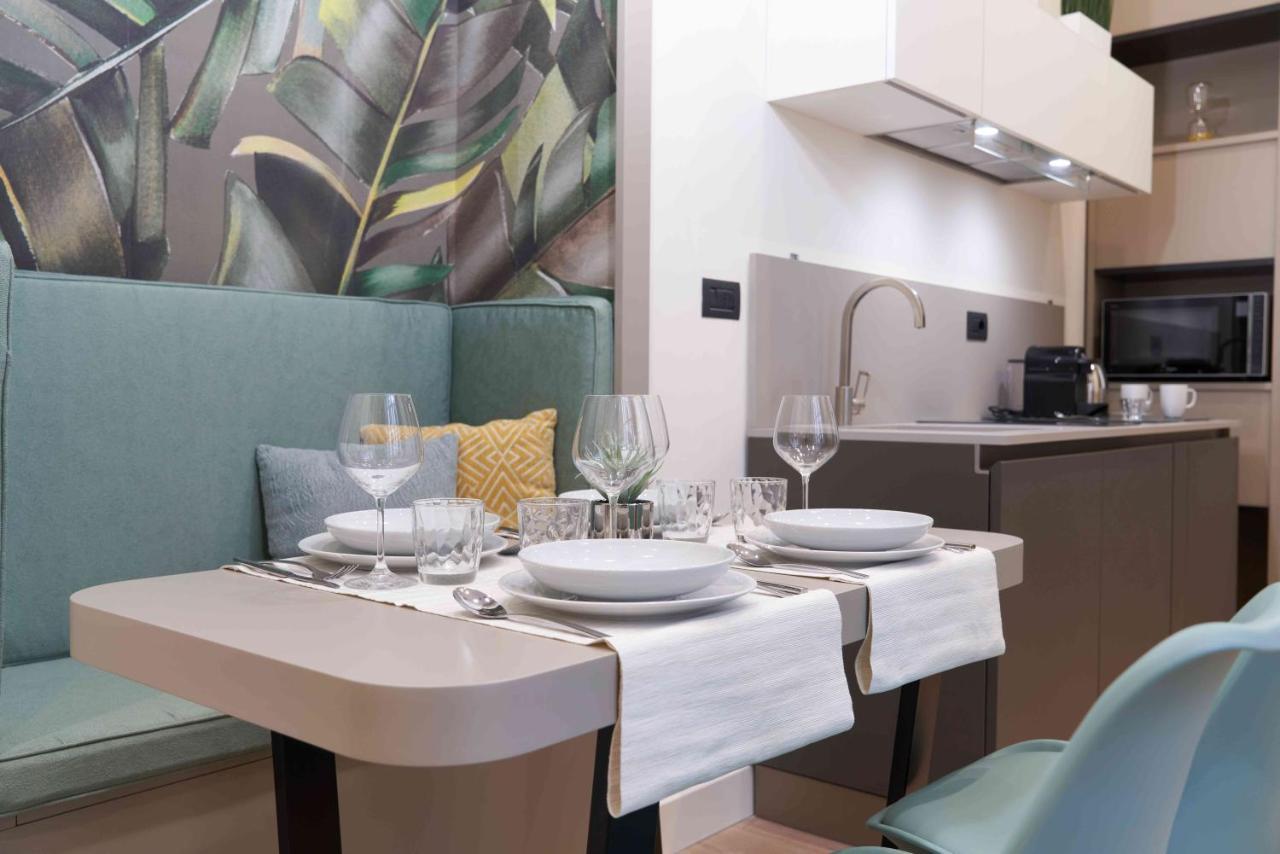 The One Napoli Luxury Apartment מראה חיצוני תמונה
